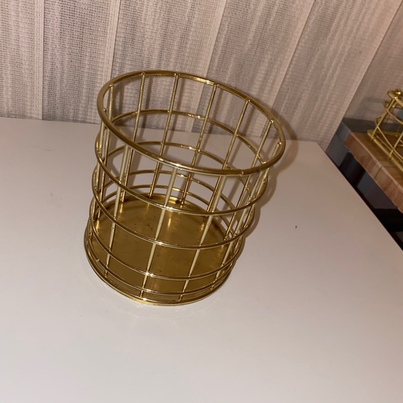 Office desk organizer !! - Picture 9 of 13